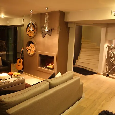 Hotel Mousiko Pandoxeio *